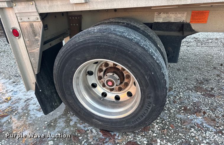 image for item EN0815 2006 Reitnouer MaxMiser flatbed trailer