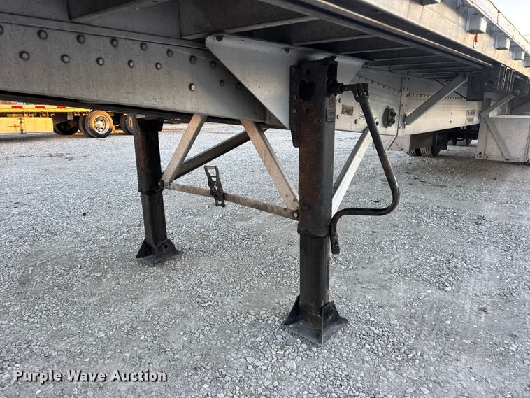 image for item EN0816 2006 Reitnouer MaxMiser flatbed trailer