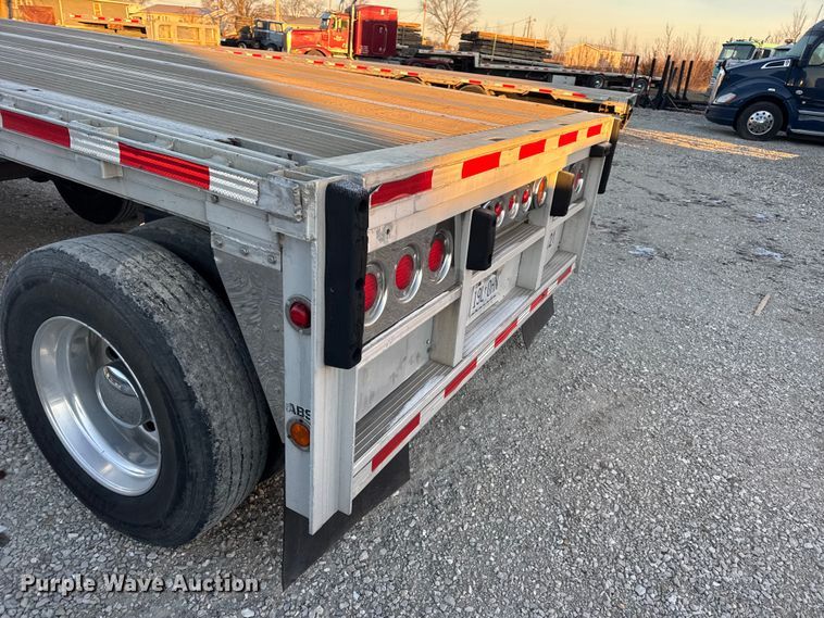 image for item EN0816 2006 Reitnouer MaxMiser flatbed trailer
