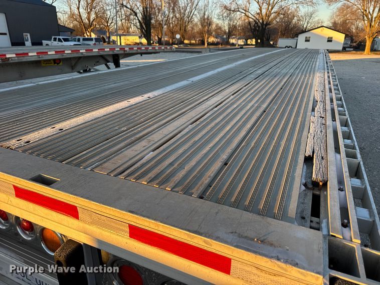 image for item EN0816 2006 Reitnouer MaxMiser flatbed trailer