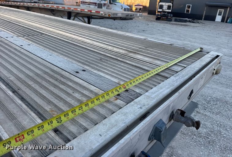 image for item EN0816 2006 Reitnouer MaxMiser flatbed trailer