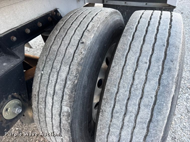 image for item EN0816 2006 Reitnouer MaxMiser flatbed trailer