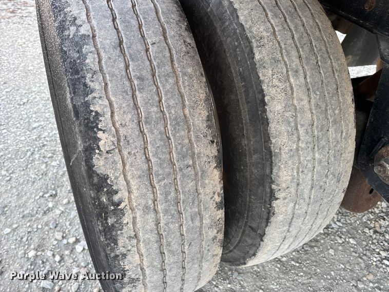 image for item EN0816 2006 Reitnouer MaxMiser flatbed trailer