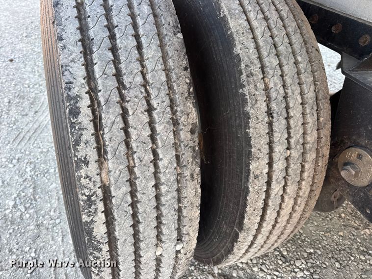 image for item EN0816 2006 Reitnouer MaxMiser flatbed trailer