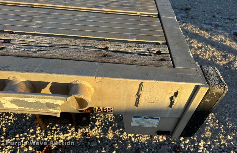 image for item EN0817 2019 Transcraft 554C drop deck trailer