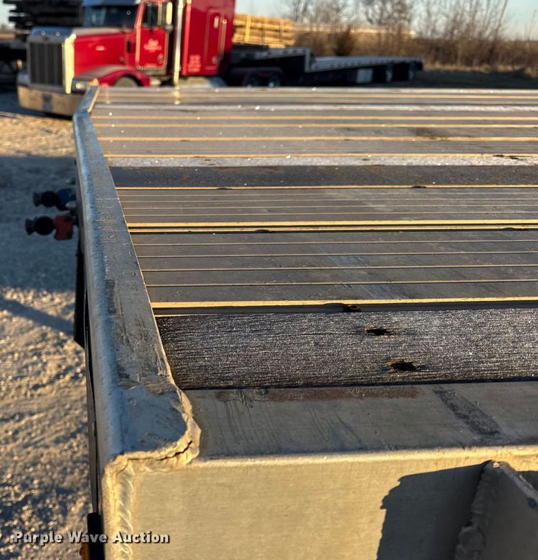 image for item EN0817 2019 Transcraft 554C drop deck trailer