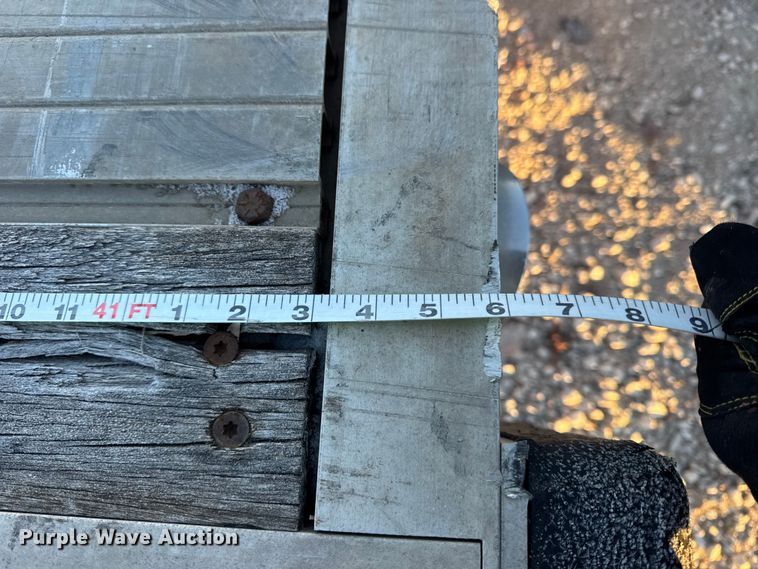 image for item EN0817 2019 Transcraft 554C drop deck trailer