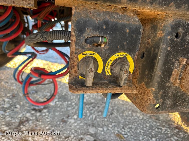 image for item EN0817 2019 Transcraft 554C drop deck trailer