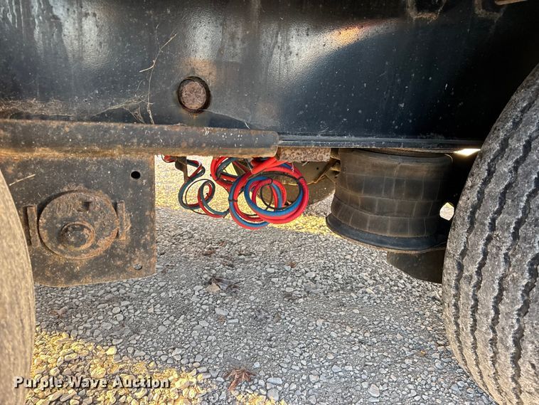 image for item EN0817 2019 Transcraft 554C drop deck trailer