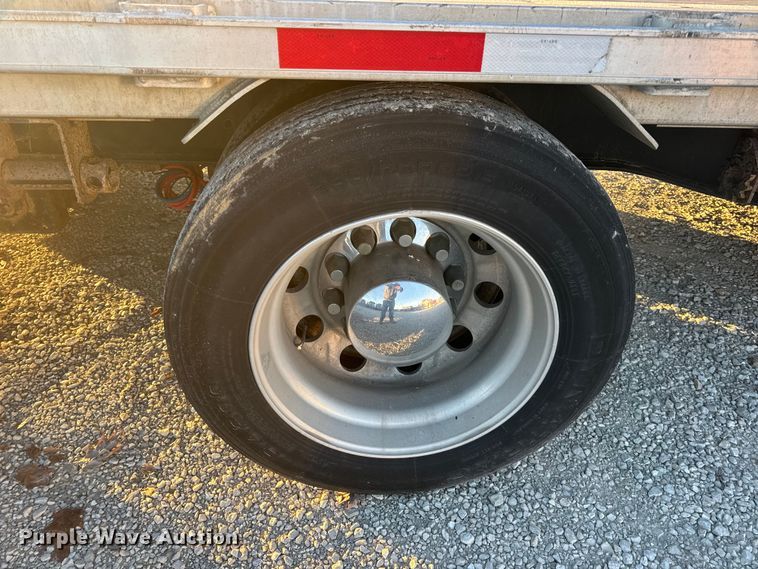 image for item EN0817 2019 Transcraft 554C drop deck trailer