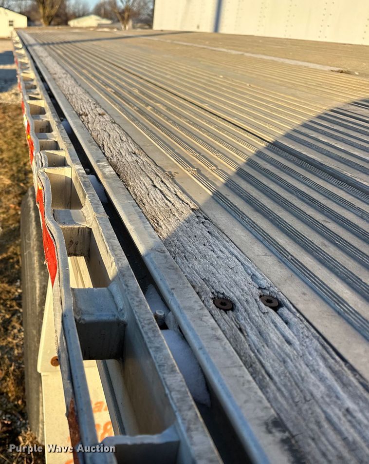 image for item EN0818 2006 Reitnouer MaxMiser flatbed trailer