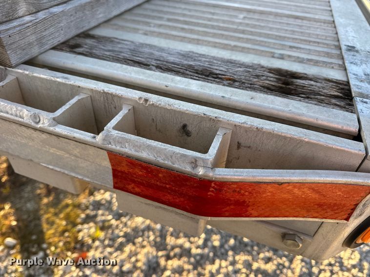 image for item EN0818 2006 Reitnouer MaxMiser flatbed trailer