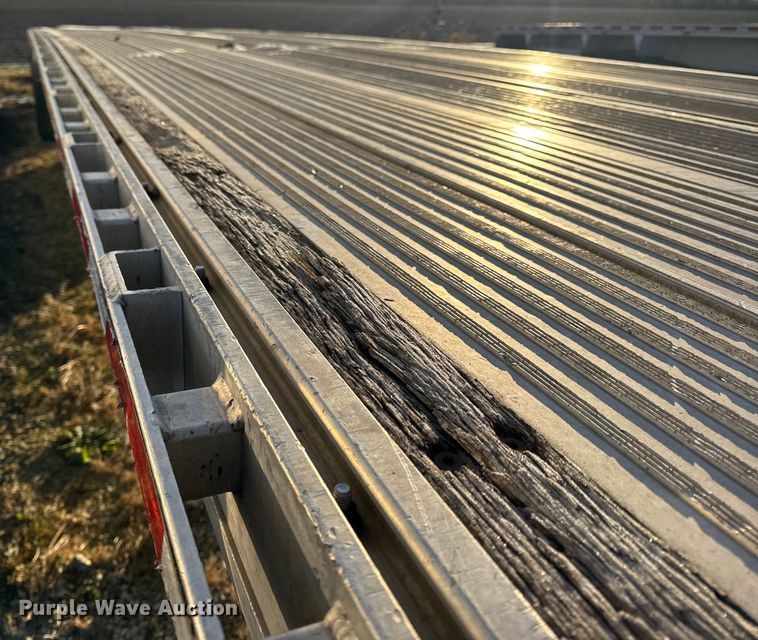 image for item EN0818 2006 Reitnouer MaxMiser flatbed trailer