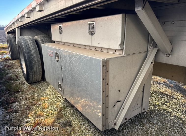 image for item EN0818 2006 Reitnouer MaxMiser flatbed trailer