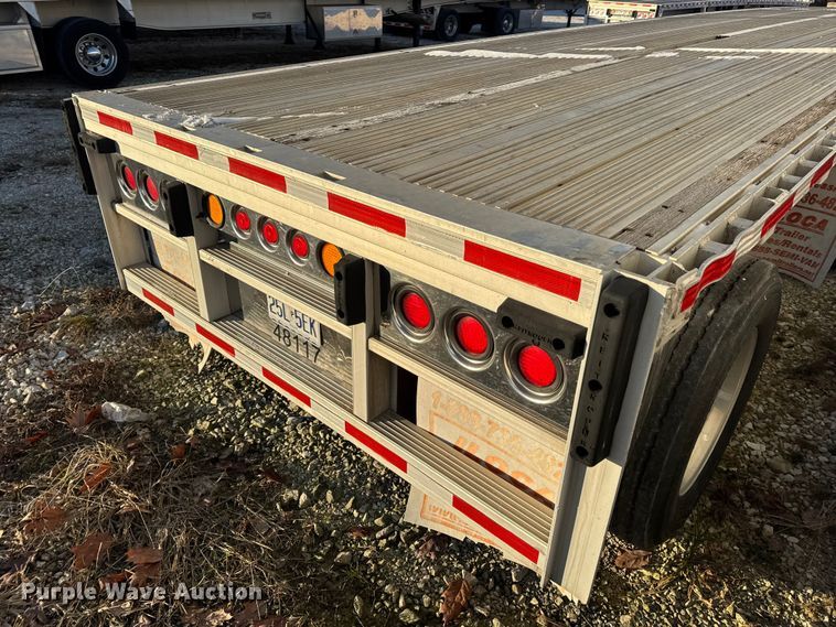 image for item EN0818 2006 Reitnouer MaxMiser flatbed trailer