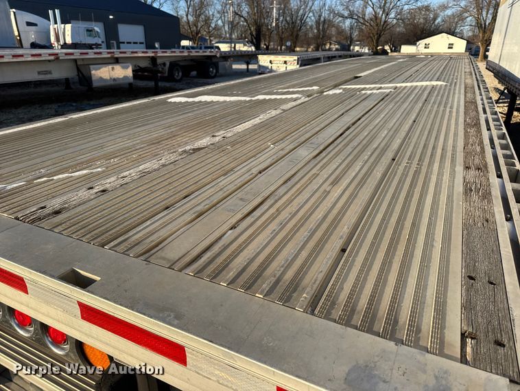 image for item EN0818 2006 Reitnouer MaxMiser flatbed trailer