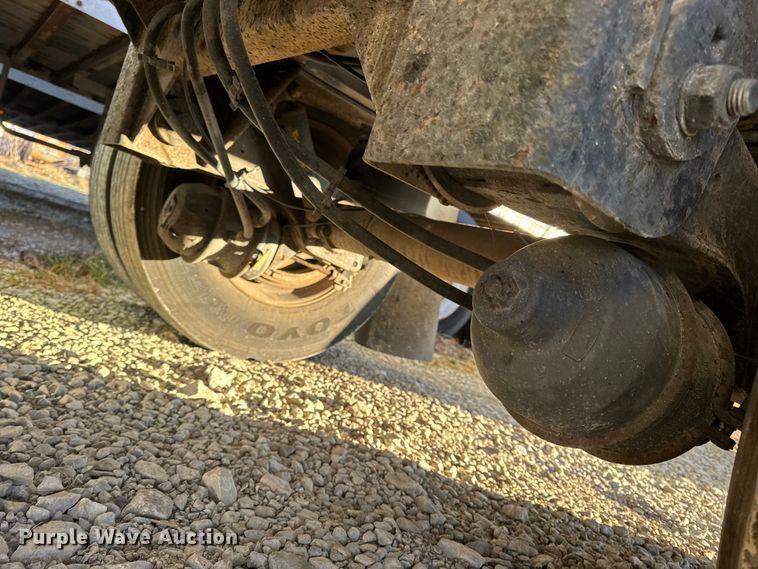 image for item EN0818 2006 Reitnouer MaxMiser flatbed trailer