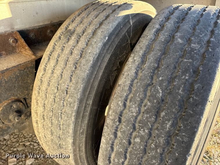 image for item EN0818 2006 Reitnouer MaxMiser flatbed trailer