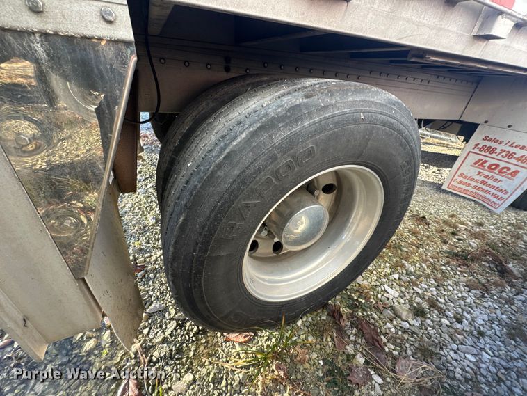 image for item EN0818 2006 Reitnouer MaxMiser flatbed trailer