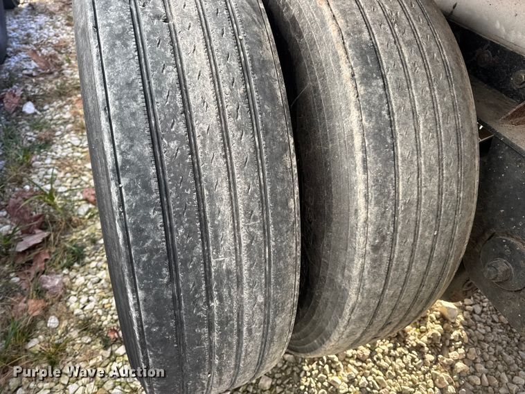 image for item EN0818 2006 Reitnouer MaxMiser flatbed trailer