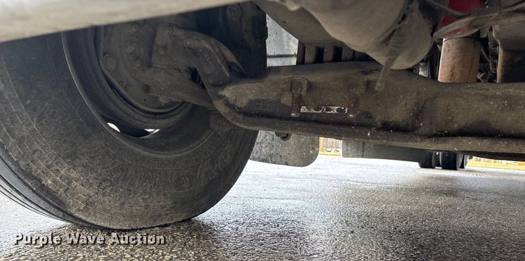 image for item EN5935 2005 Peterbilt 379 semi truck