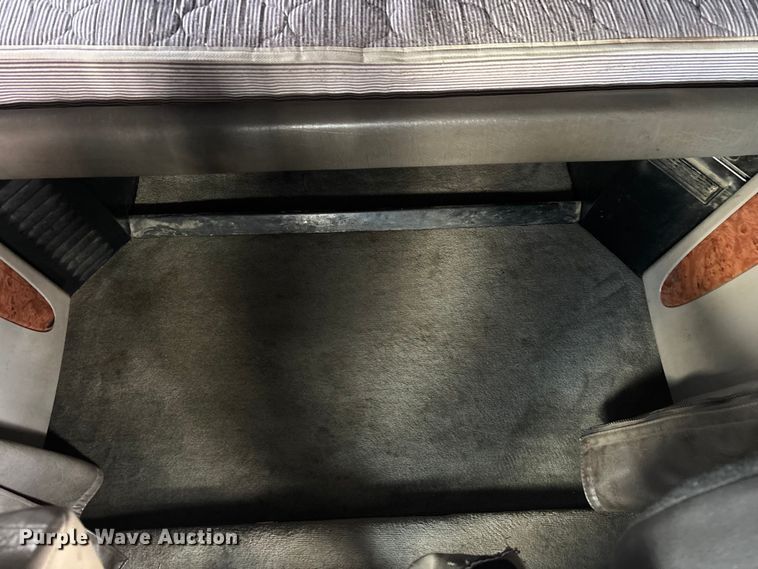 image for item EN5935 2005 Peterbilt 379 semi truck