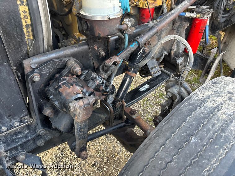 image for item EN5935 2005 Peterbilt 379 semi truck