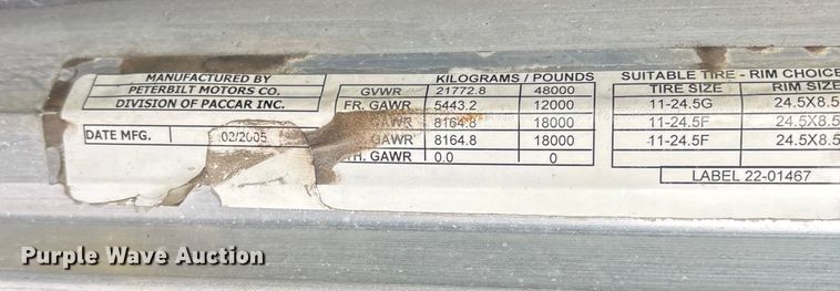 image for item EN5935 2005 Peterbilt 379 semi truck