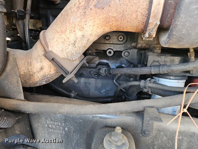 image for item EO4818 2000 International 9400i semi truck