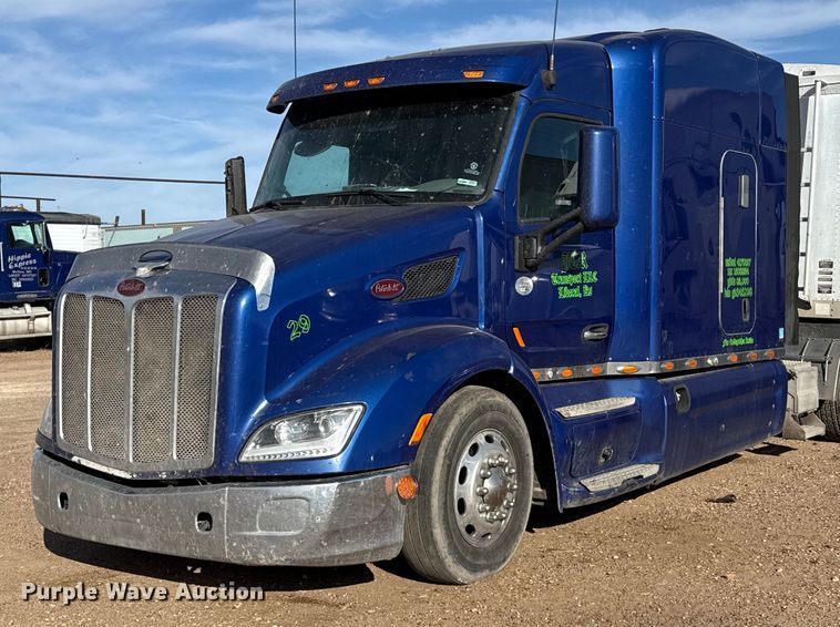 image for item EP2730 2016 Peterbilt 579 semi truck