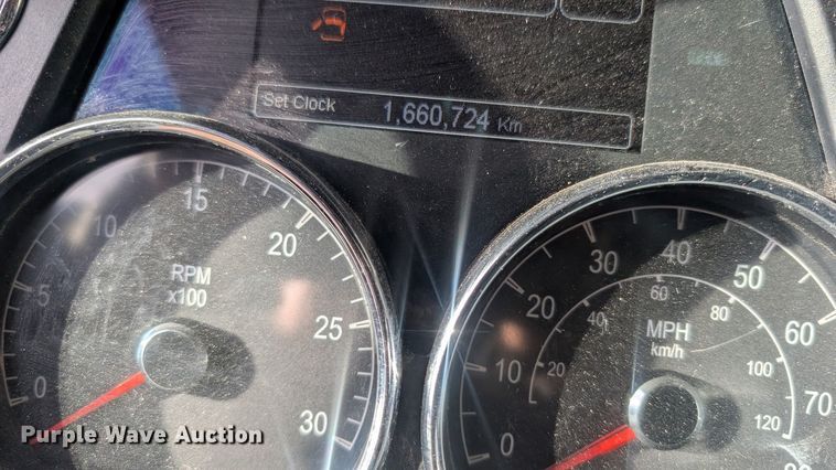 image for item EP2730 2016 Peterbilt 579 semi truck