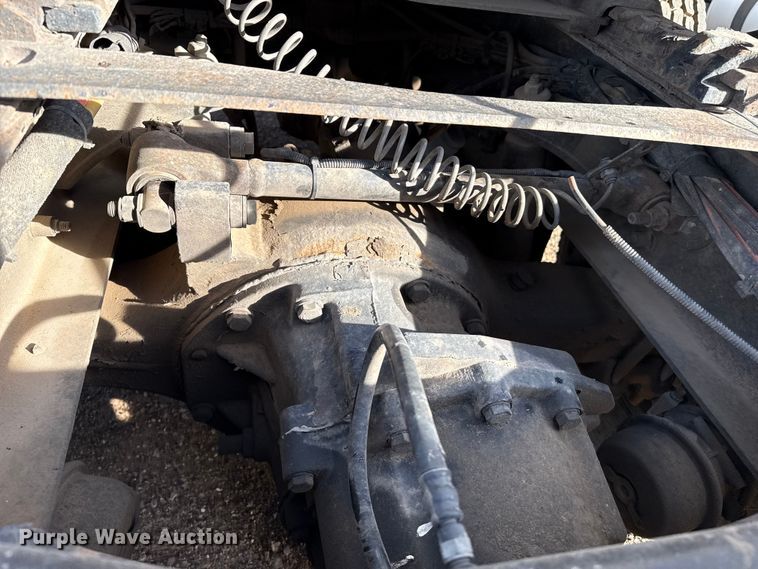 image for item EP2730 2016 Peterbilt 579 semi truck