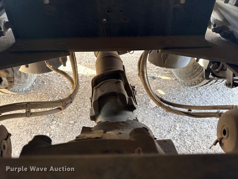 image for item EP2730 2016 Peterbilt 579 semi truck