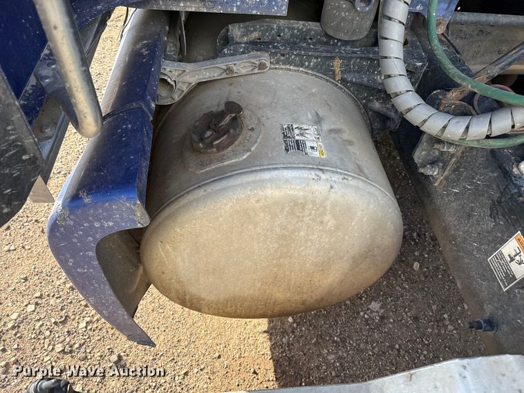 image for item EP2730 2016 Peterbilt 579 semi truck