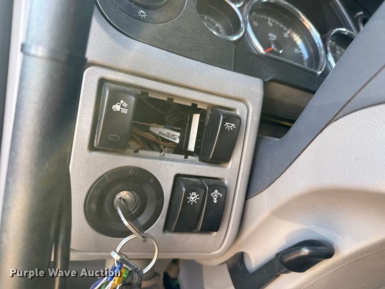 image for item EP2730 2016 Peterbilt 579 semi truck