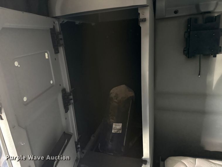 image for item EP2730 2016 Peterbilt 579 semi truck