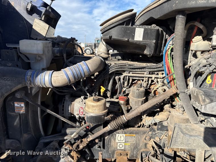 image for item EP2730 2016 Peterbilt 579 semi truck