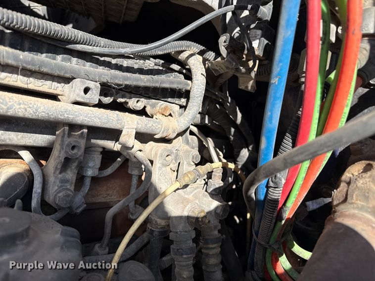 image for item EP2730 2016 Peterbilt 579 semi truck