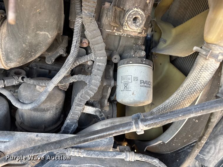 image for item EP2730 2016 Peterbilt 579 semi truck