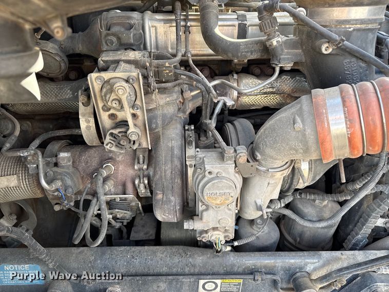 image for item EP2730 2016 Peterbilt 579 semi truck