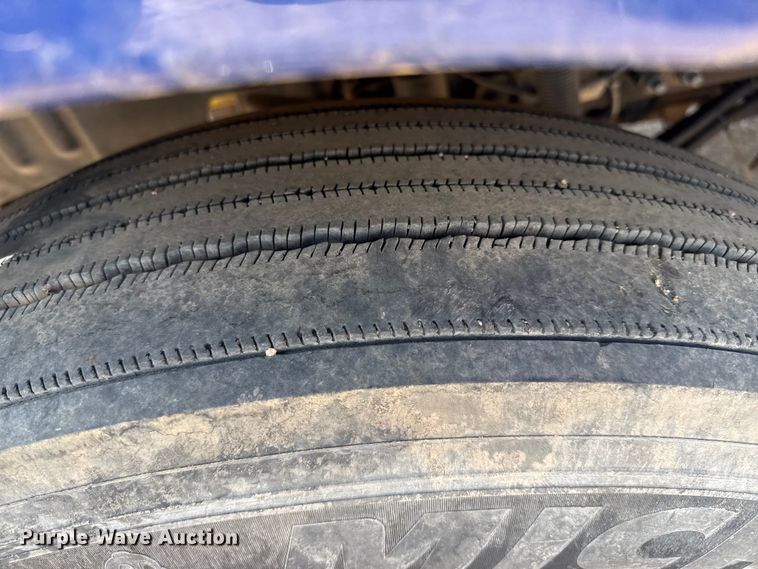 image for item EP2730 2016 Peterbilt 579 semi truck