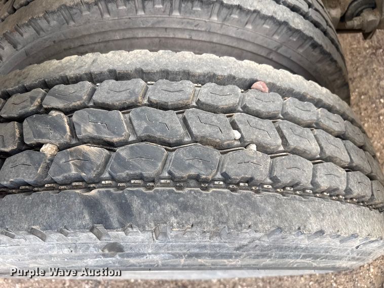 image for item EP2730 2016 Peterbilt 579 semi truck