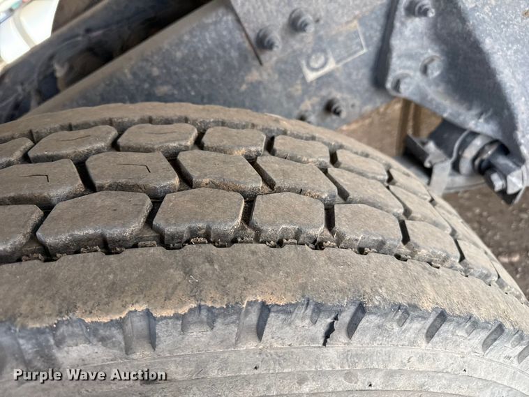 image for item EP2730 2016 Peterbilt 579 semi truck