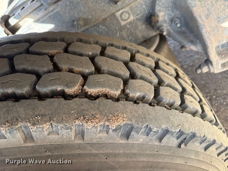 image for item EP2730 2016 Peterbilt 579 semi truck