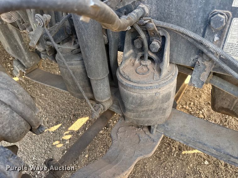 image for item EP2730 2016 Peterbilt 579 semi truck