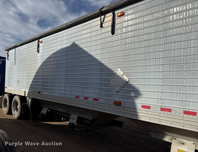 image for item EP2731 2006 Timpte grain trailer