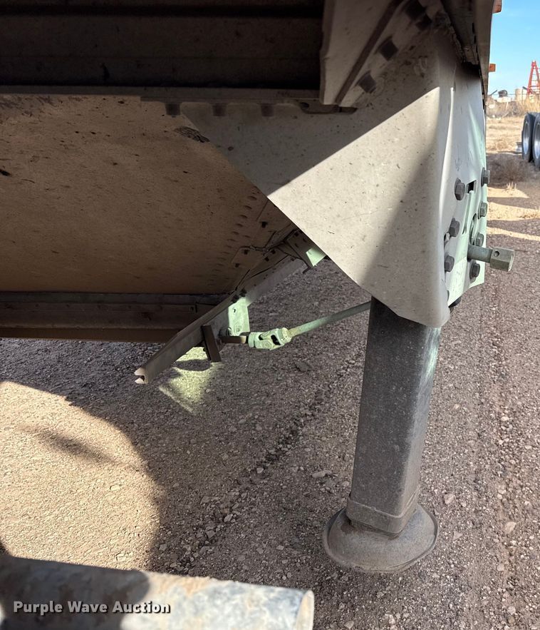 image for item EP2731 2006 Timpte grain trailer