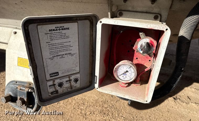 image for item EP2731 2006 Timpte grain trailer