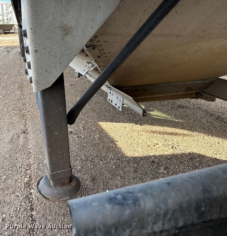 image for item EP2731 2006 Timpte grain trailer