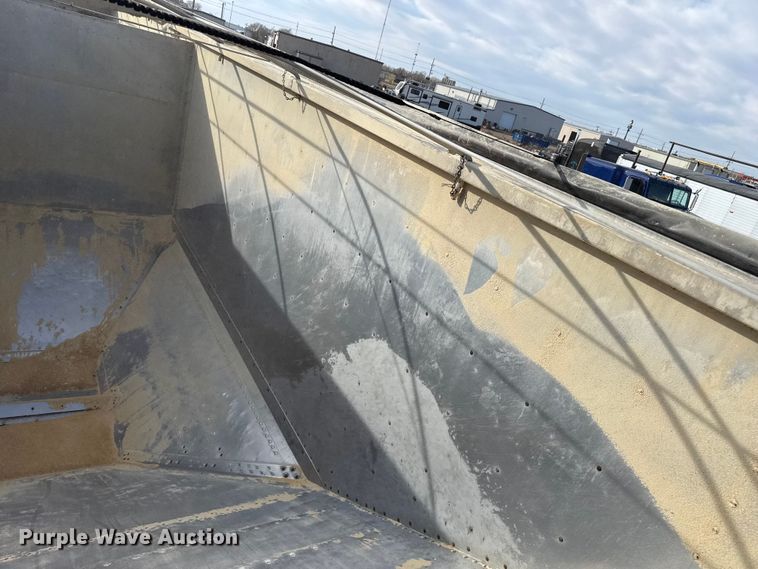 image for item EP2731 2006 Timpte grain trailer